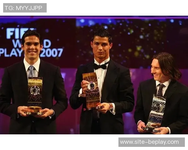 梅西荣膺FIFA年度最佳球员八次创纪录C罗紧随其后齐达内和罗纳尔多并列第三