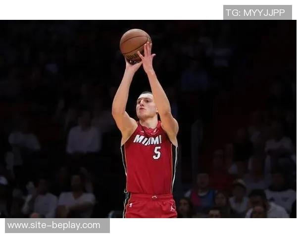 约维奇半场表现惨淡仅得4分4板1助1断展现真实实力